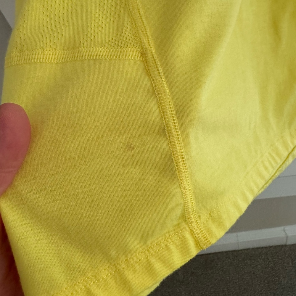 Yellow T-shirt - Picture 2 of 5